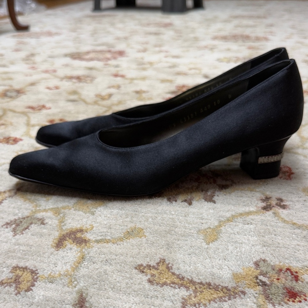 Salvatore Ferragamo Reame heels - Picture 3 of 10